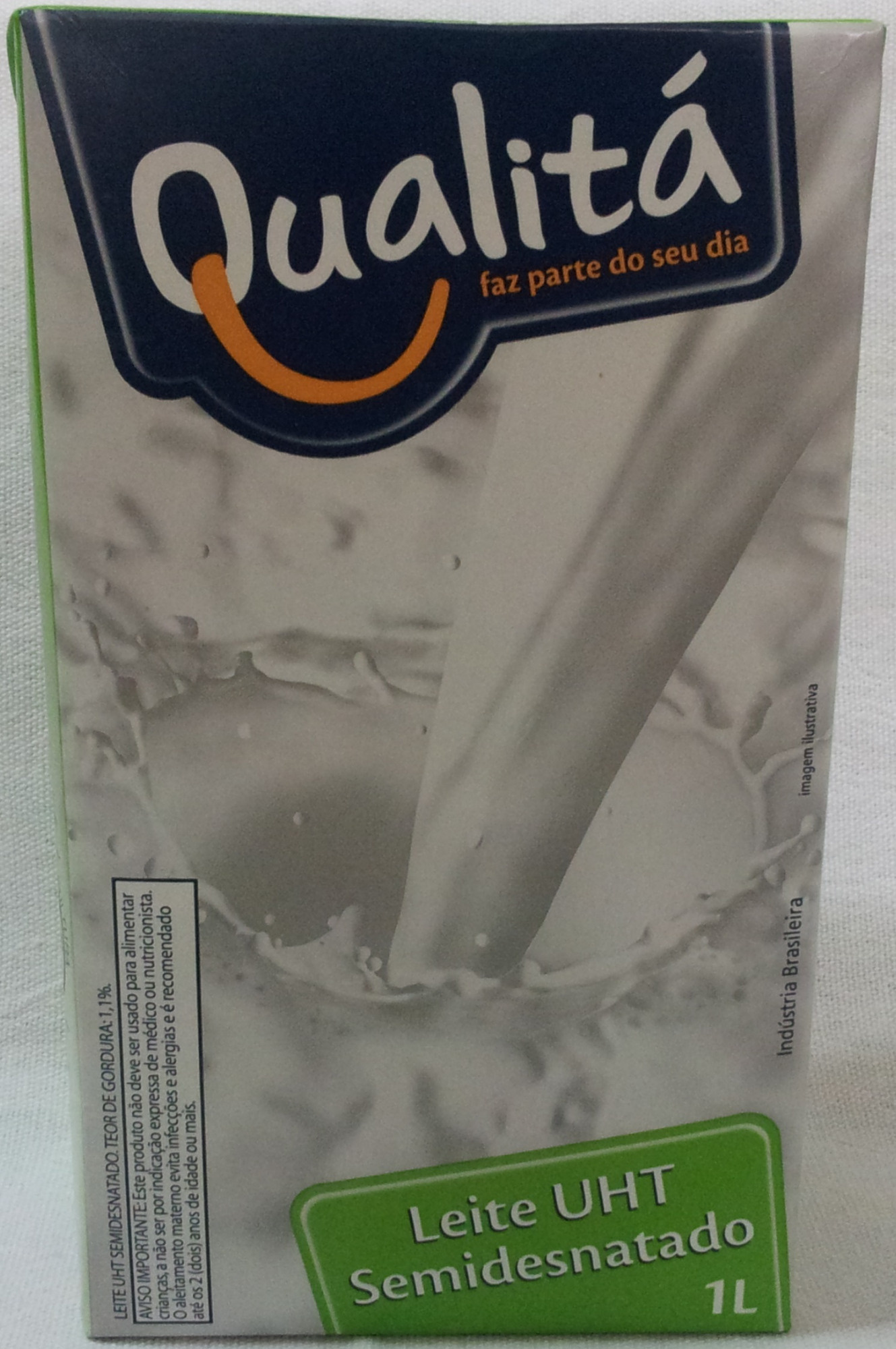 Leite UHT Semidesnatado Qualitá