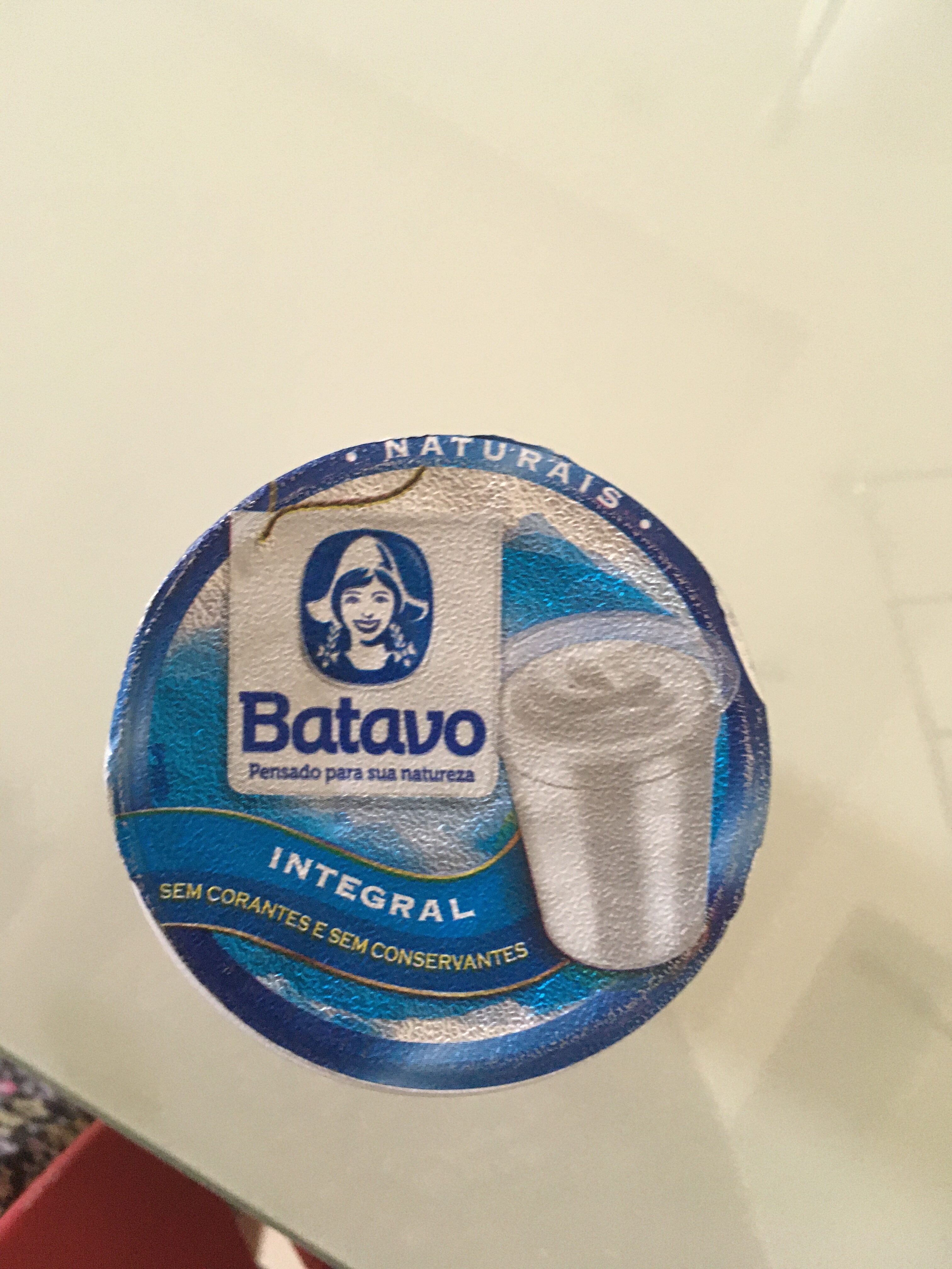 Iogurte integral Batavo 